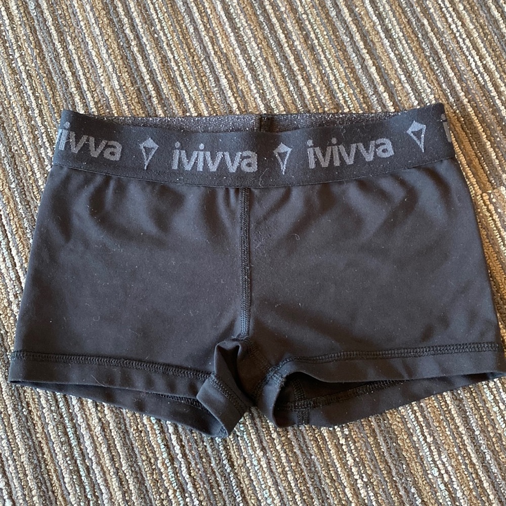 Ivivva active shorts